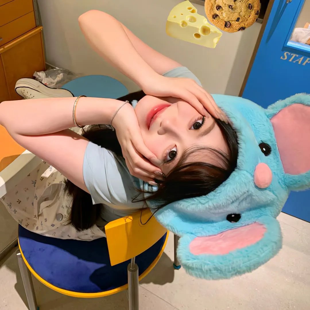他从火光中走来